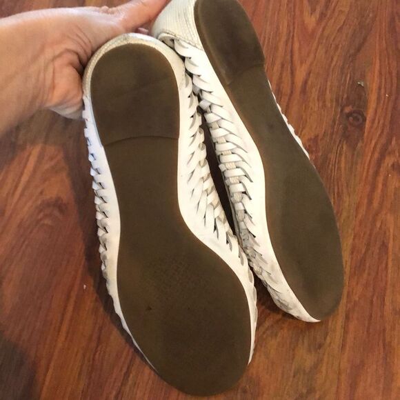 Tory Burch White basket weave flat size 5.5 - Picture 5 of 6